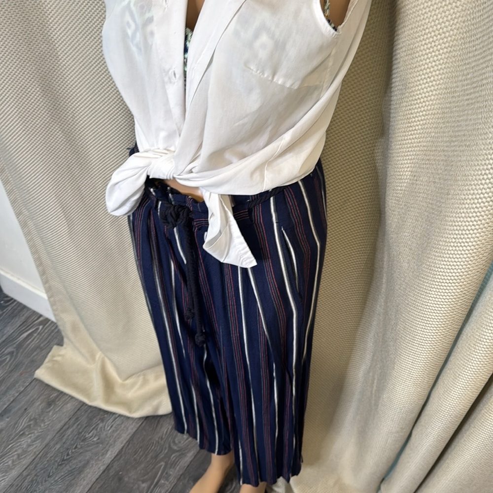 WAIST measurement 16 inches rise 13 inches inseam 24 inches Capri Plazo pants